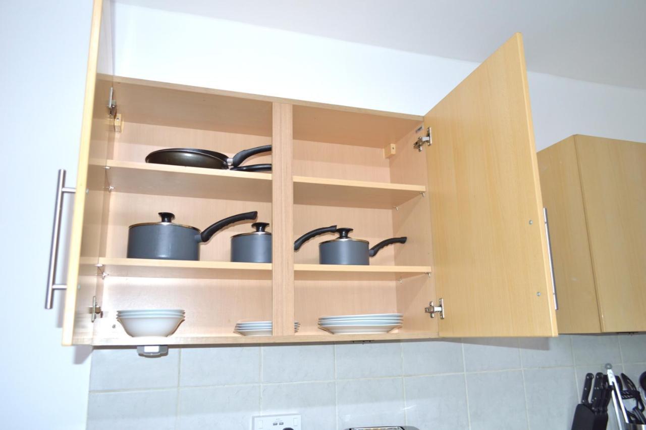 Beautiful Two-Bed Apartment With Driveway Parking 노팅엄 외부 사진